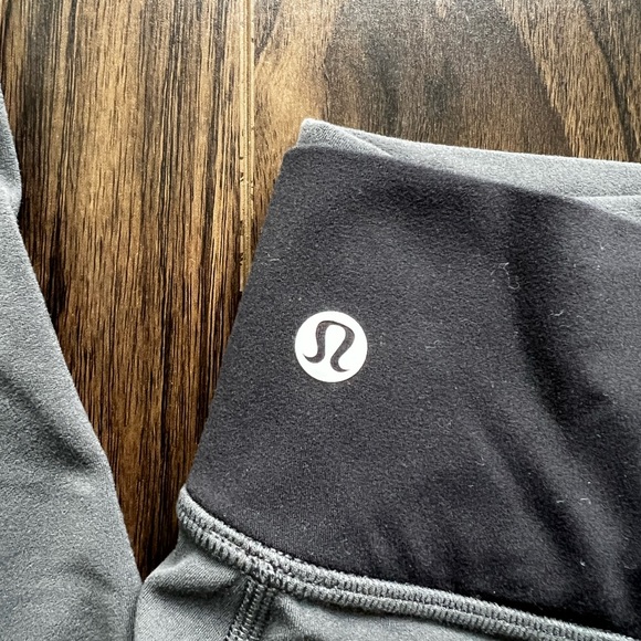 Lululemon Throwback Astro Pant - Graphite Grey / Black - Size 8 - Picture 5 of 6